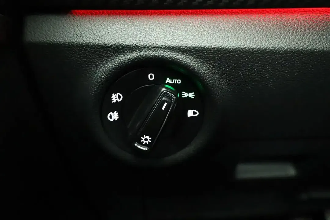 Skoda Kamiq 1.0 TSI Monte Carlo - Thumbnail 8