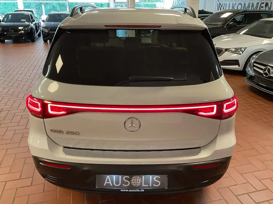 Mercedes-Benz EQB 250 Plus Night - Thumbnail 6