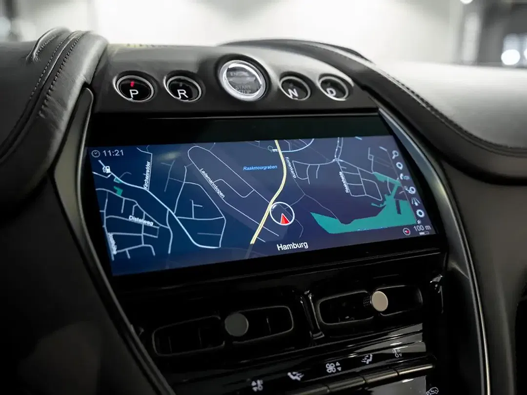 Aston Martin DBX - Thumbnail 10