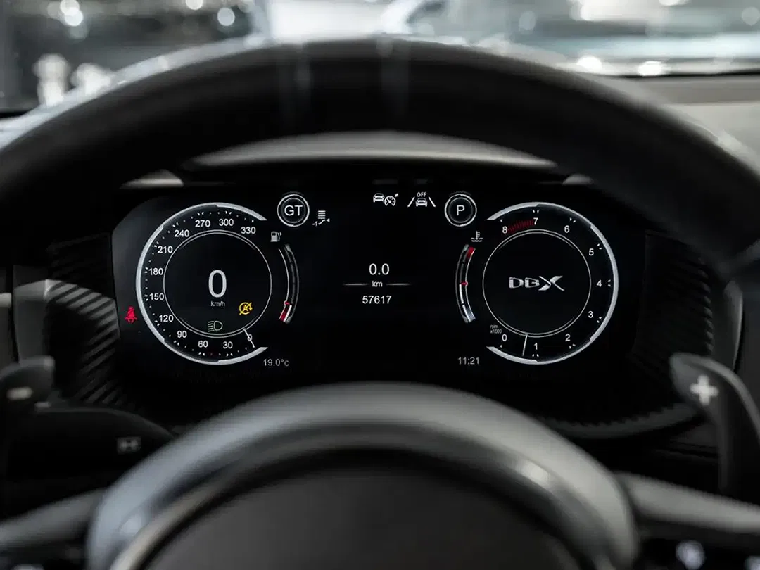 Aston Martin DBX - Thumbnail 6