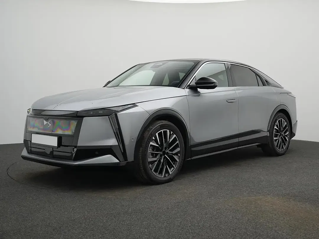 DS Automobiles N°8 - foto 2