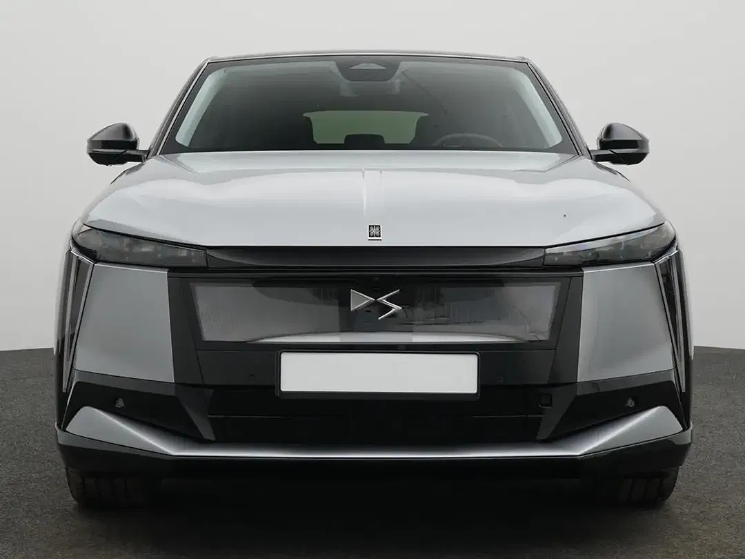 DS Automobiles N°8 - foto 1