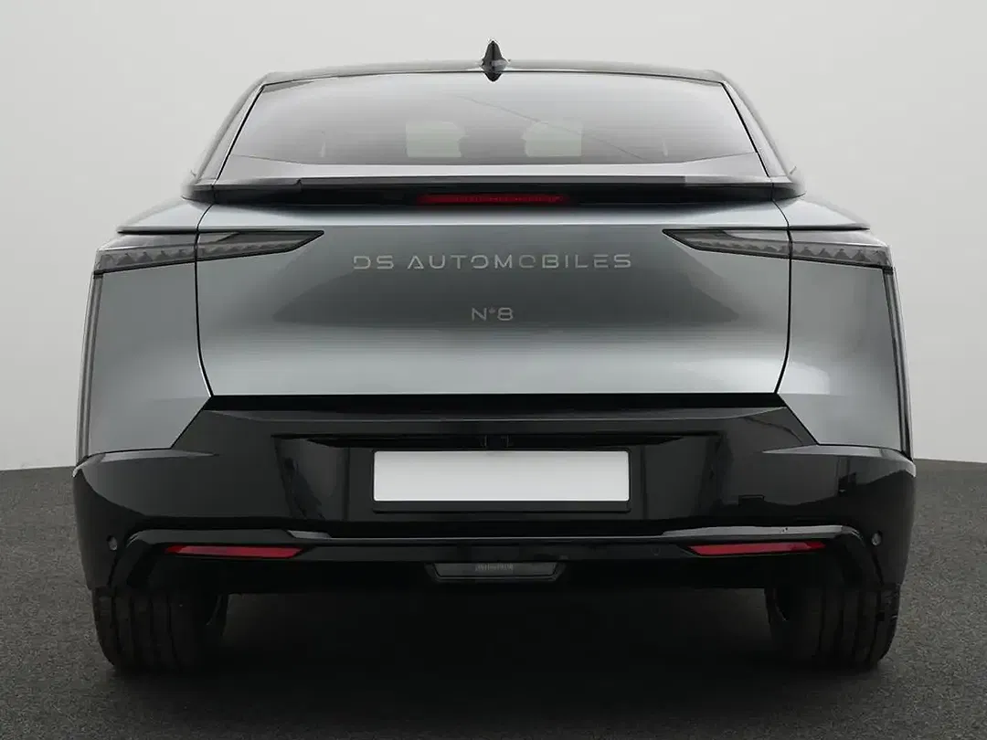 DS Automobiles N°8 - Thumbnail 3