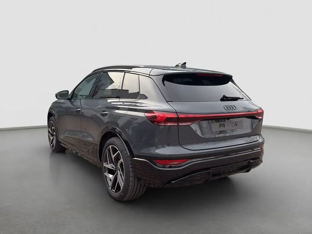 Audi SQ6 e-tron 25 - Thumbnail 3