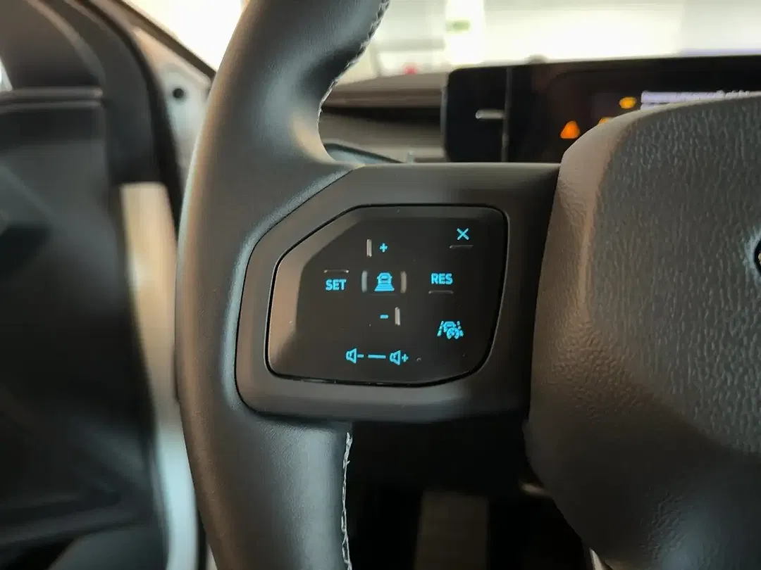 Ford Explorer Select - Thumbnail 11