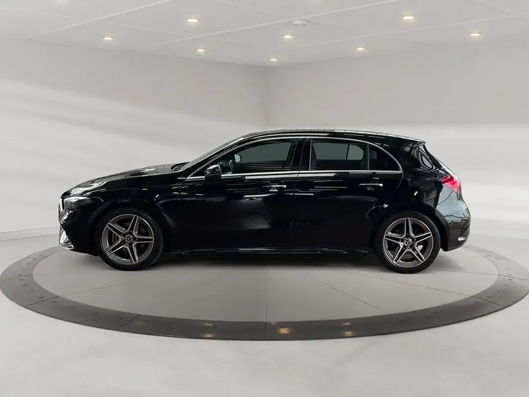 Mercedes-Benz A 180 AMG MBUX - Thumbnail 3