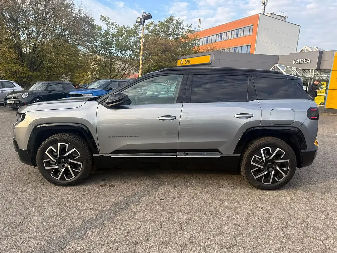 Jeep Compass PHEV Hybrid Summit - Thumbnail 6