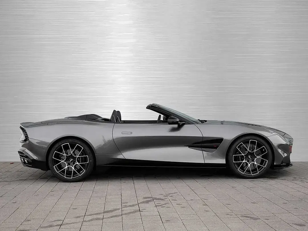Aston Martin Vanquish Volante - Thumbnail 17