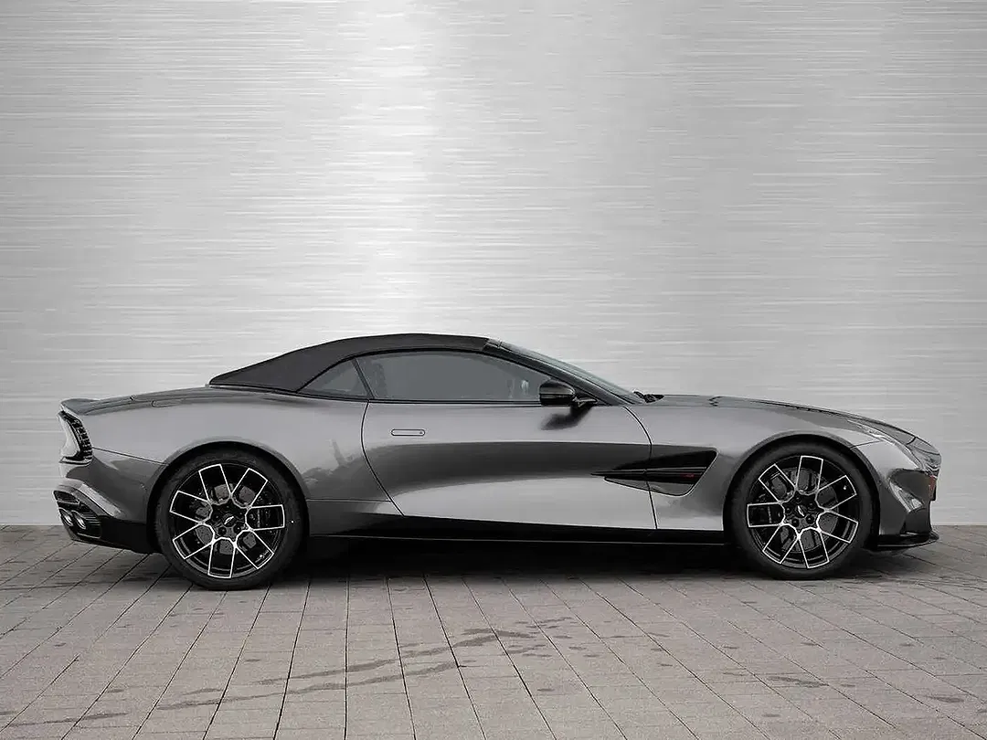 Aston Martin Vanquish Volante - Thumbnail 18
