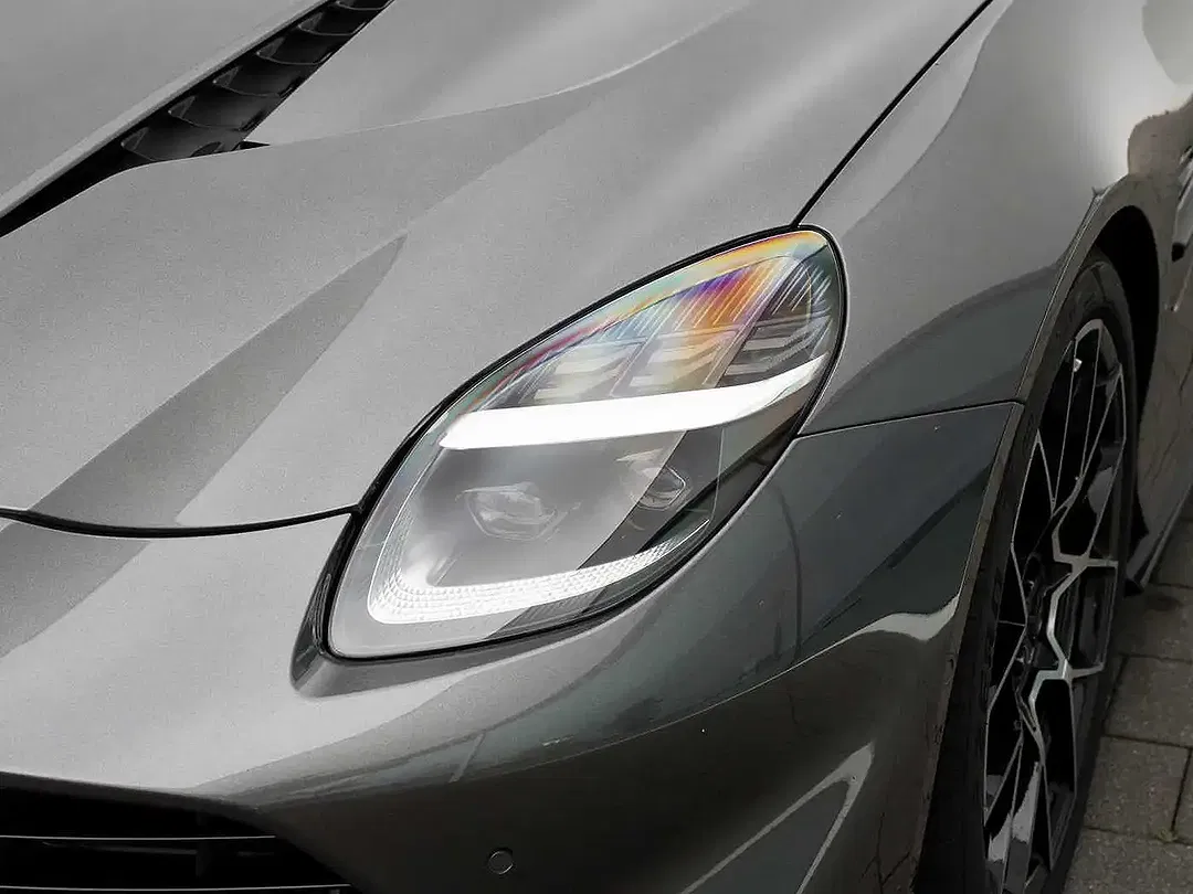 Aston Martin Vanquish Volante - Thumbnail 21