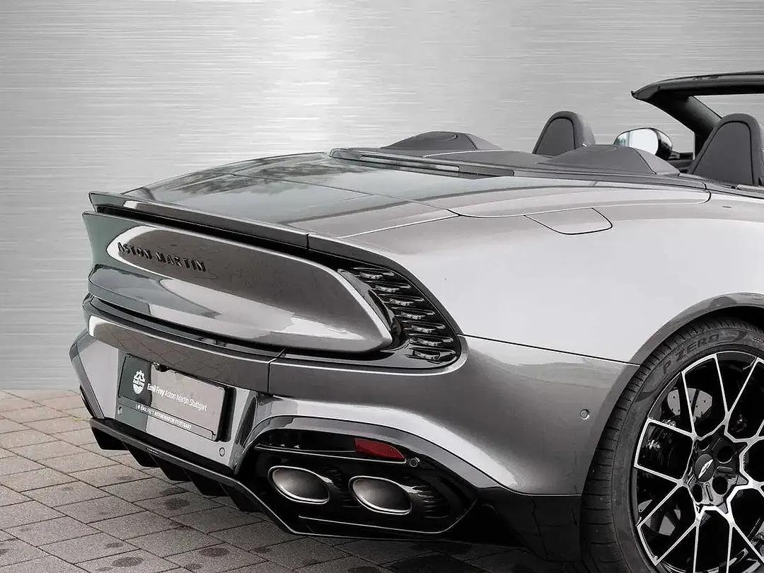 Aston Martin Vanquish Volante - Thumbnail 26