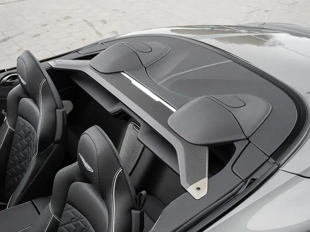 Aston Martin Vanquish Volante - Thumbnail 27