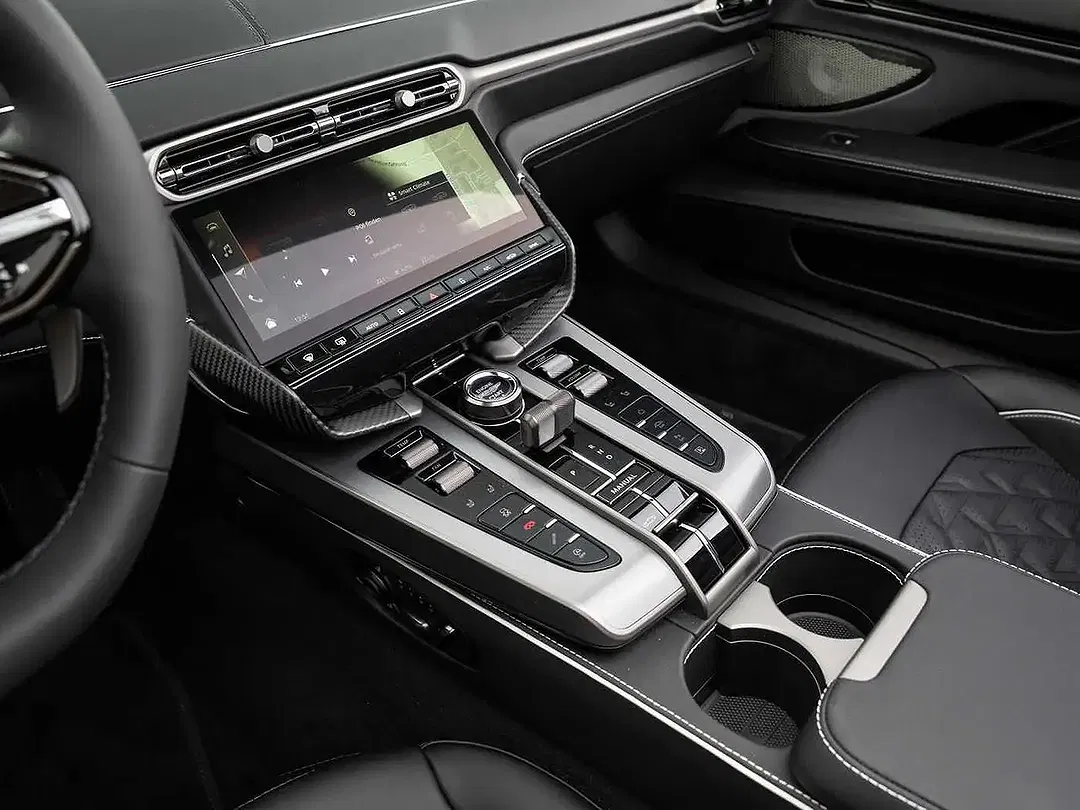 Aston Martin Vanquish Volante - Thumbnail 36