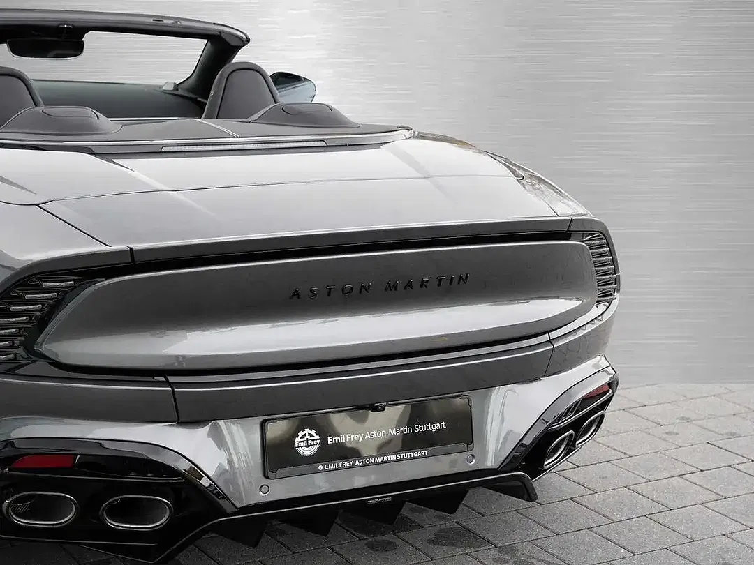 Aston Martin Vanquish Volante - Thumbnail 8