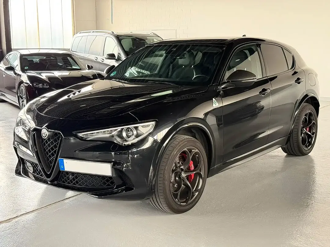 Alfa Romeo Stelvio Q4 Quadrifoglio - foto 1