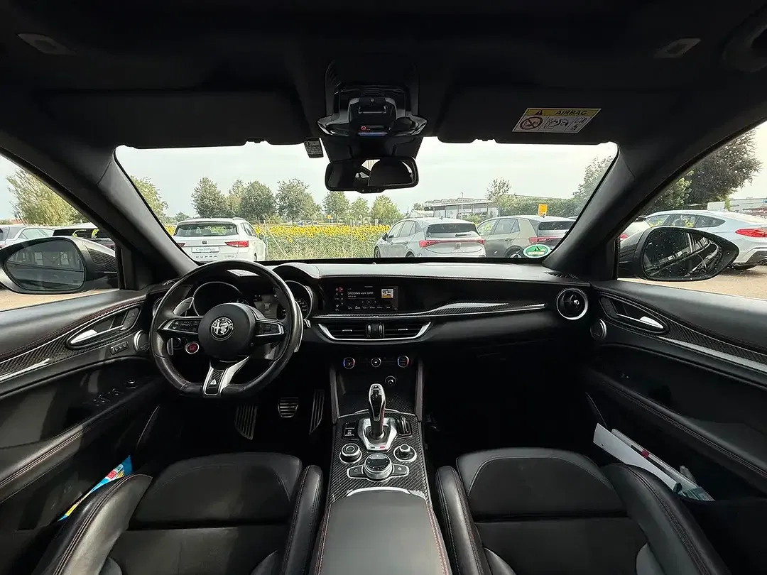 Alfa Romeo Stelvio Q4 Quadrifoglio - Thumbnail 12