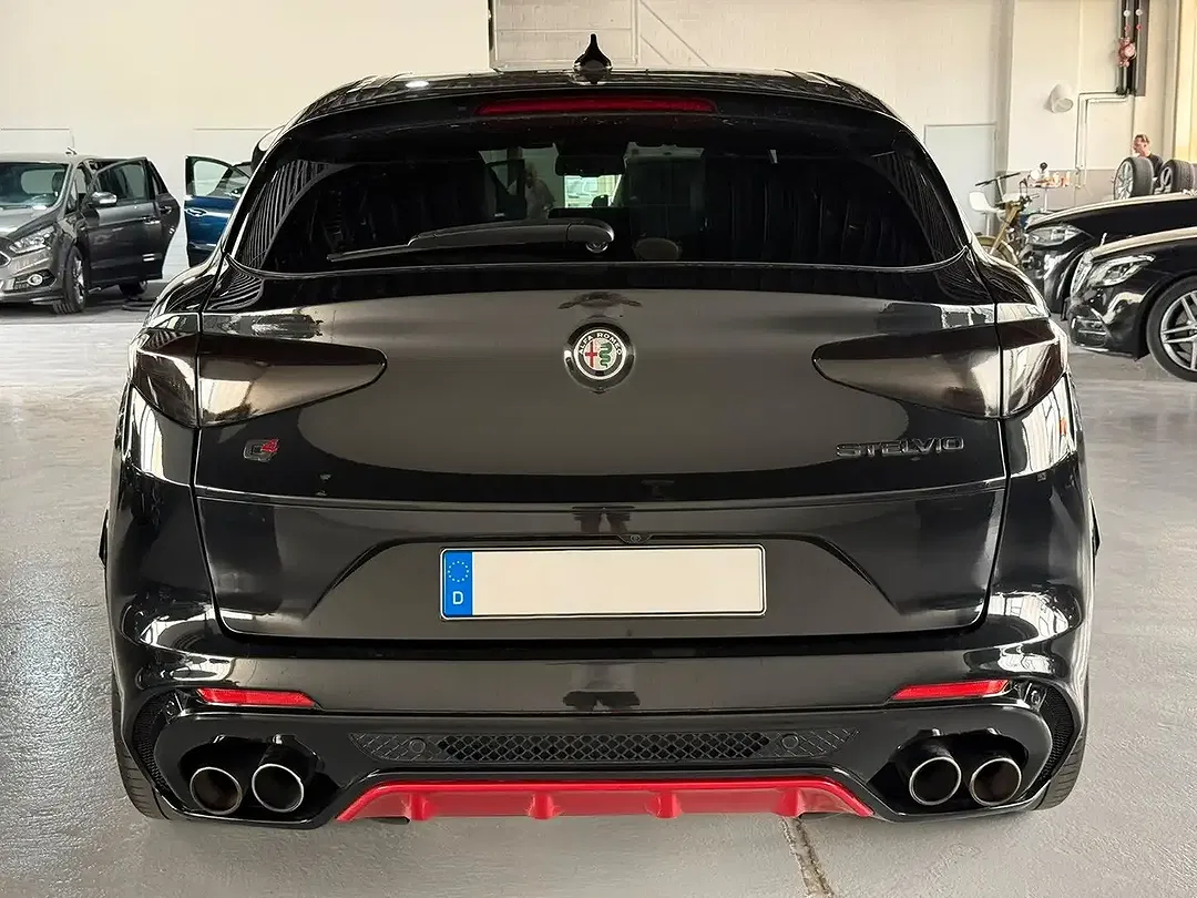 Alfa Romeo Stelvio Q4 Quadrifoglio - Thumbnail 5
