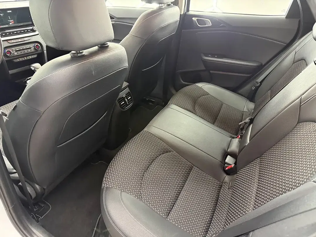 Kia XCeed PHEV Hybrid Spirit - Thumbnail 11