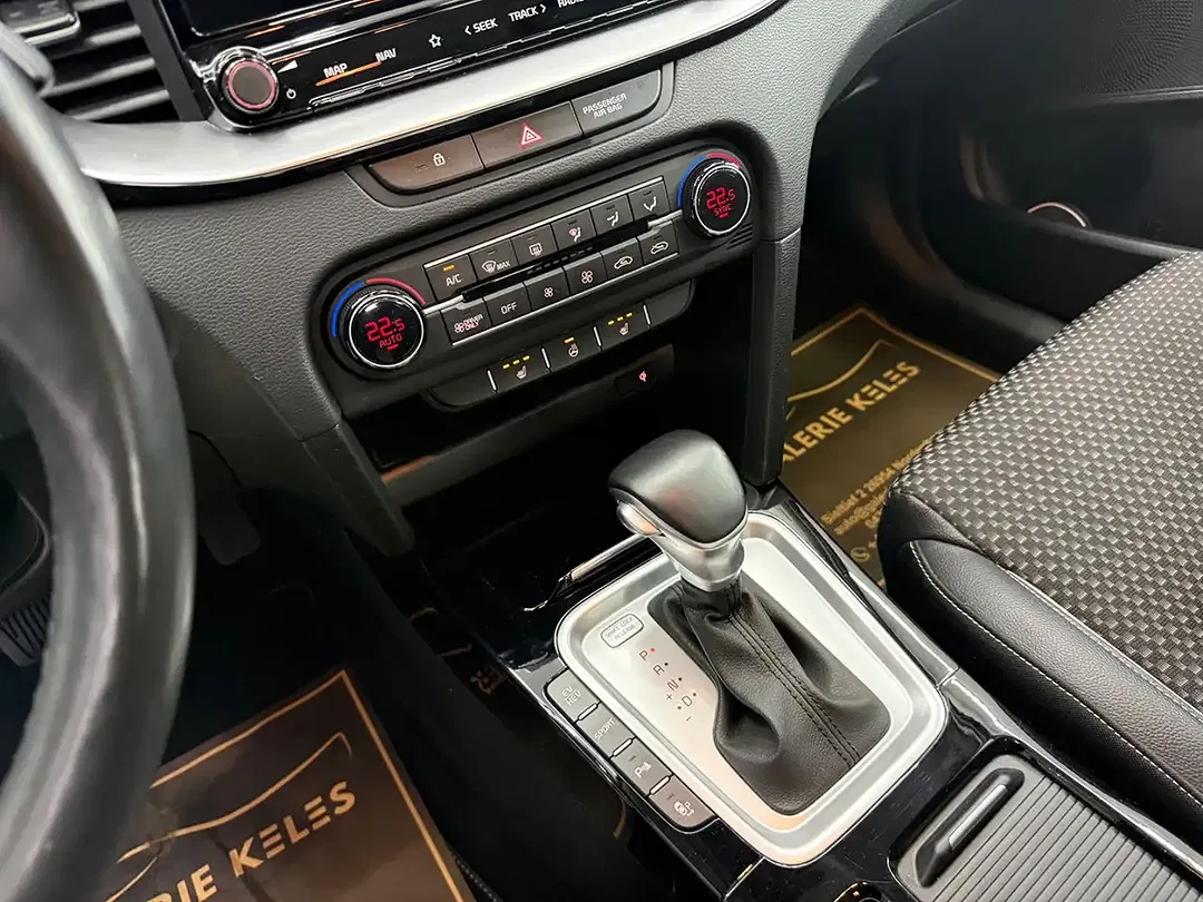 Kia XCeed PHEV Hybrid Spirit - Thumbnail 12