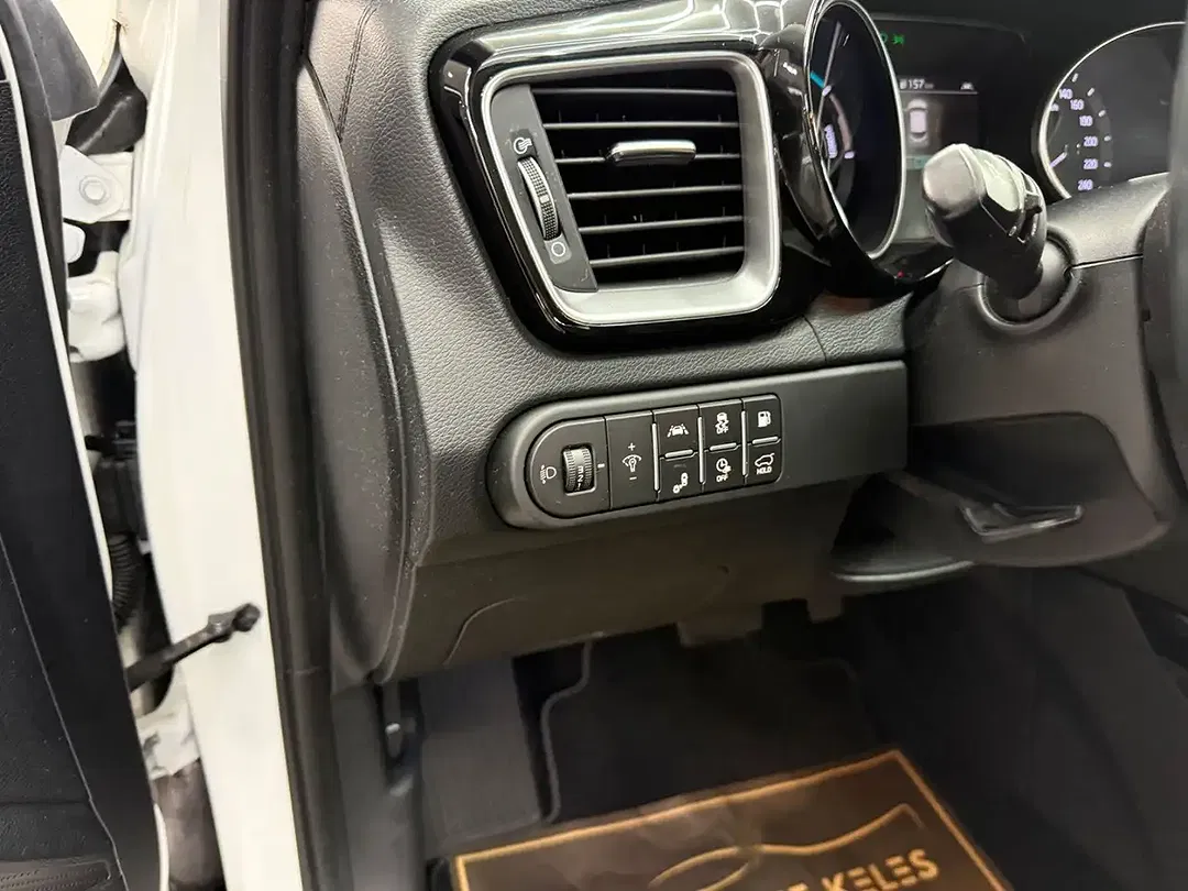 Kia XCeed PHEV Hybrid Spirit - Thumbnail 13