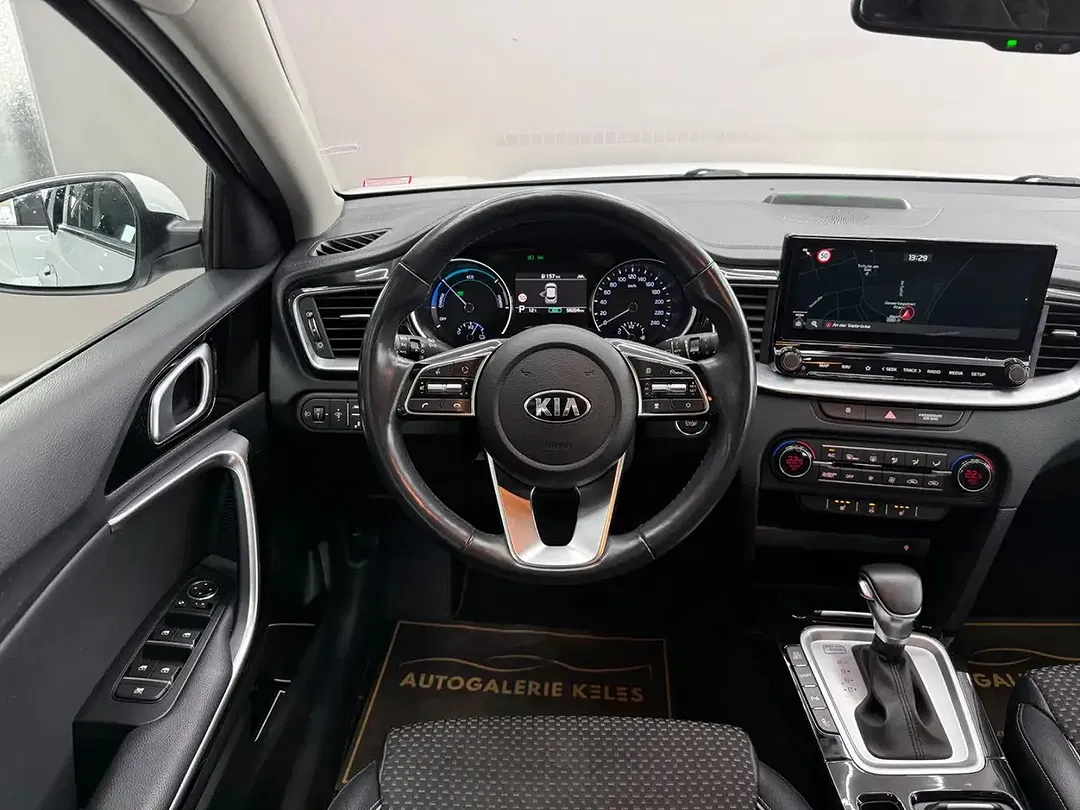 Kia XCeed PHEV Hybrid Spirit - Thumbnail 9