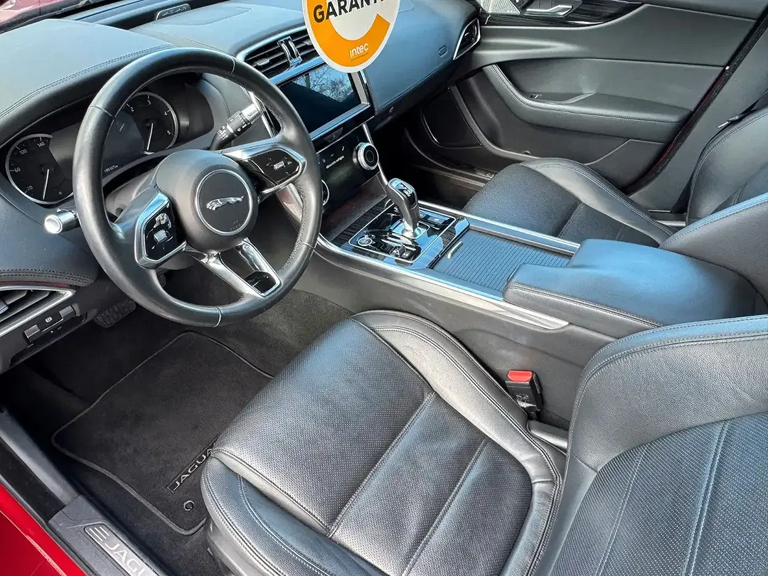 Jaguar XE 4x4 S Black - Thumbnail 11