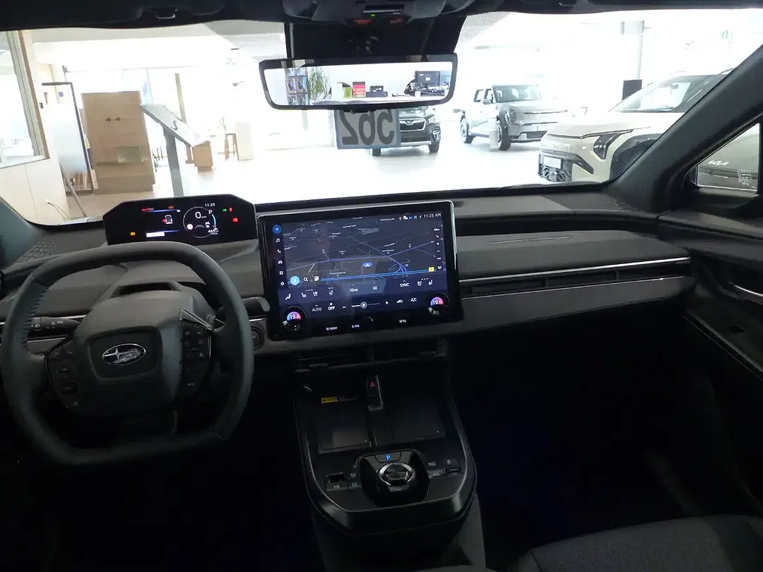 Subaru Solterra AWD Comfort - Thumbnail 12
