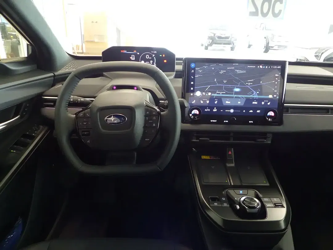 Subaru Solterra AWD Comfort - Thumbnail 8