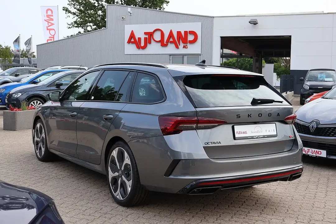 Skoda Octavia 2.0 TSI DSG vRS Combi - foto 2