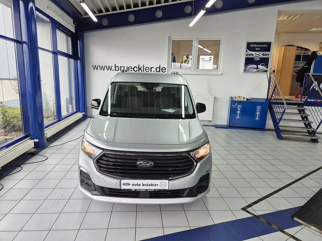 Ford Tourneo Connect 1.5 EcoBoost AUT Titanium - foto 2