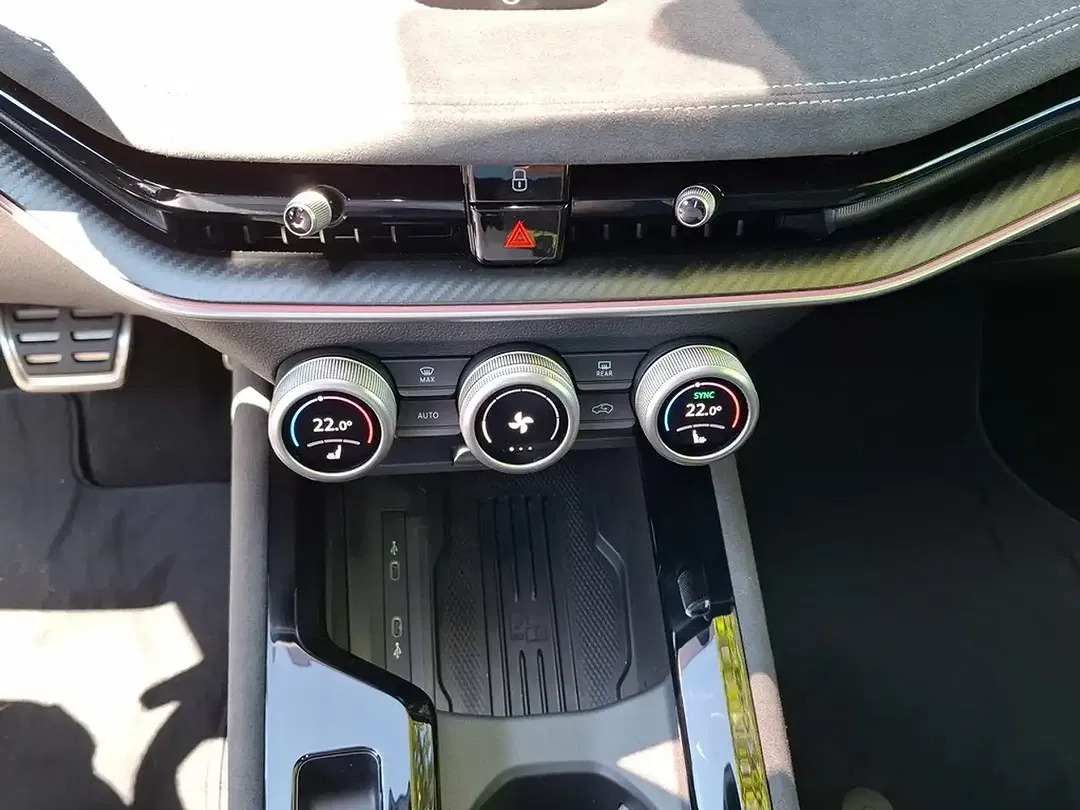 Skoda Superb 1.5 TSI iV Combi Sportline - foto 15