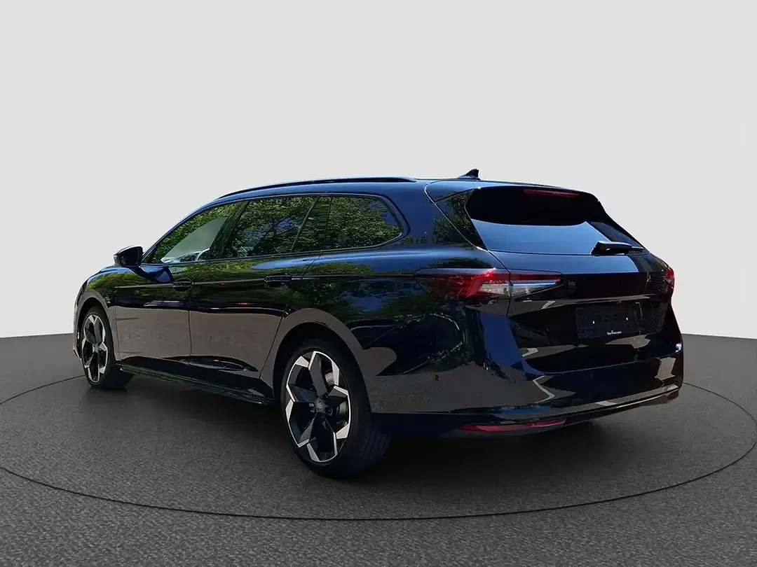 Skoda Superb 1.5 TSI iV Combi Sportline - Thumbnail 4