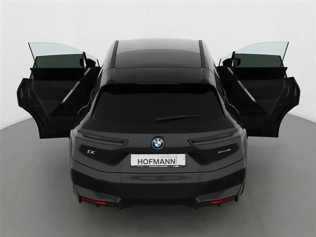 BMW iX - Thumbnail 13