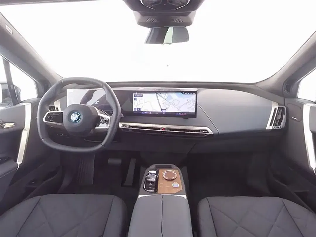 BMW iX - Thumbnail 4