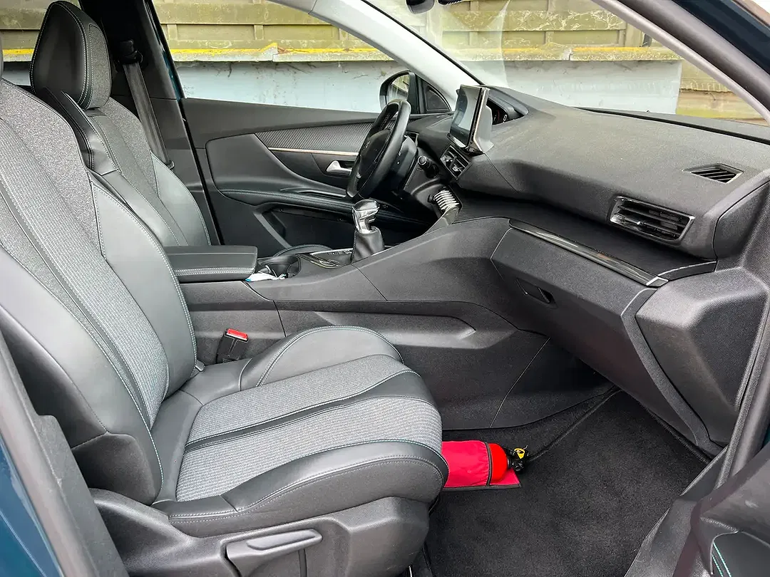 Peugeot 5008 PureTech Allure - Thumbnail 12