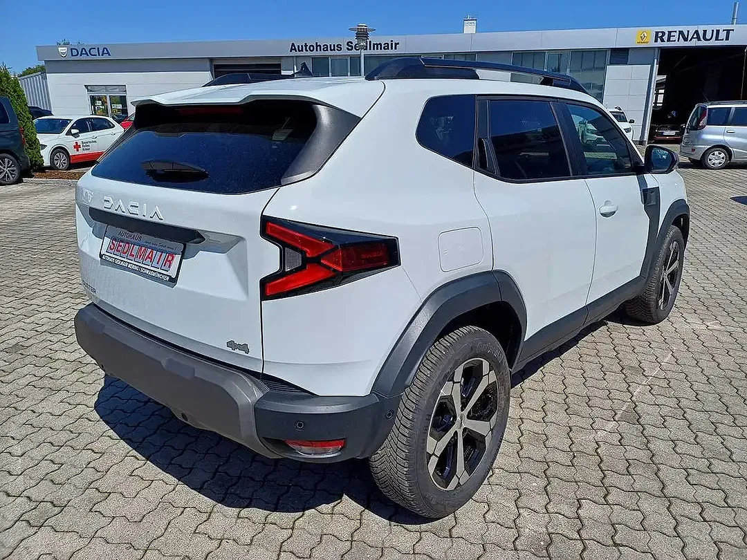 Dacia Duster TCe 4x4 Journey - Thumbnail 3
