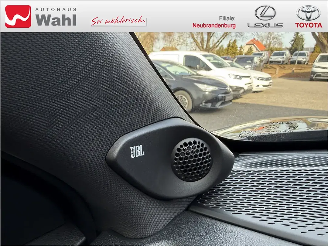 Toyota Urban Cruiser Lounge - Thumbnail 12