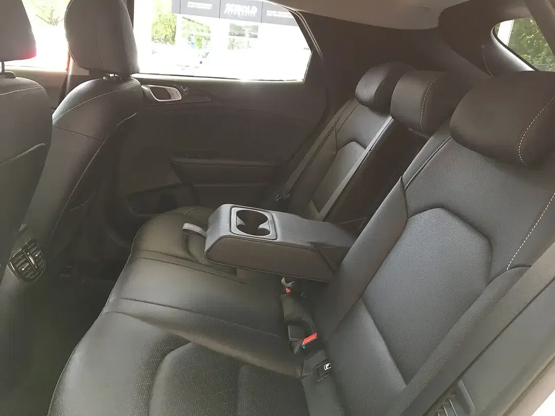 Kia XCeed 1.6 PHEV Hybrid Platinum Edition - Thumbnail 10