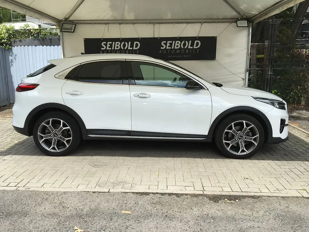 Kia XCeed 1.6 PHEV Hybrid Platinum Edition - Thumbnail 4