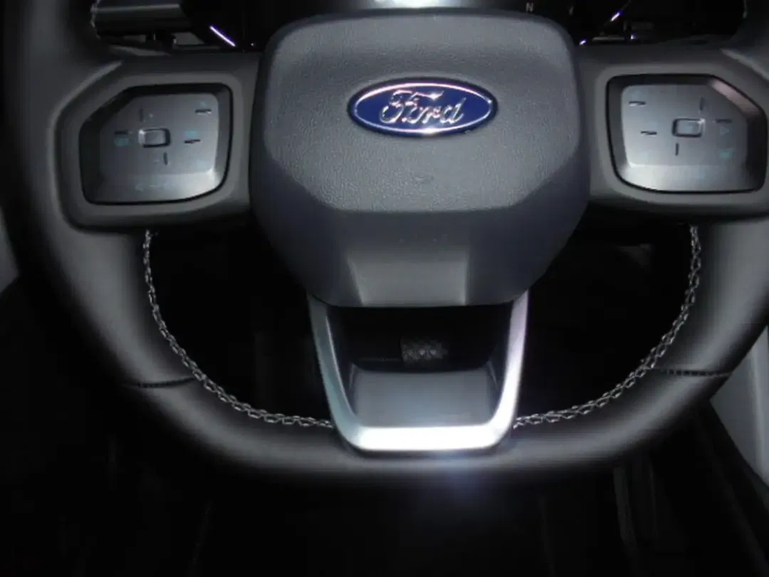 Ford Explorer Extended Range Select - Thumbnail 10