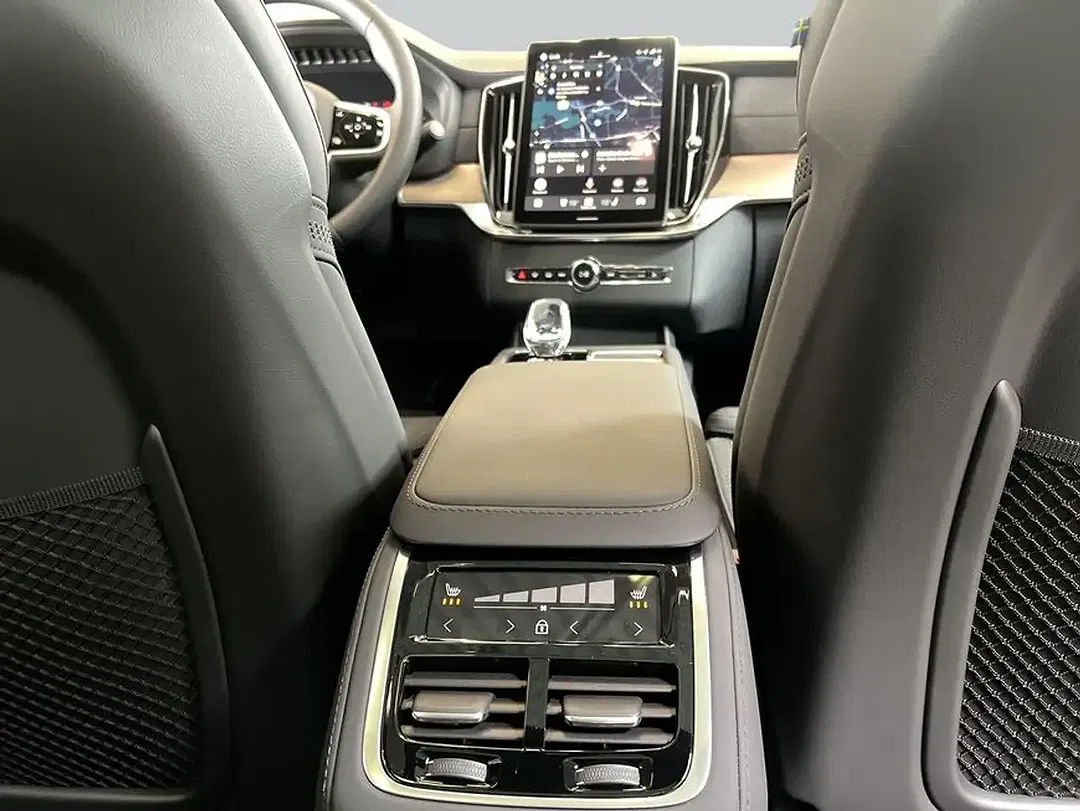Volvo XC90 T8 AWD Ultra Bright - Thumbnail 13