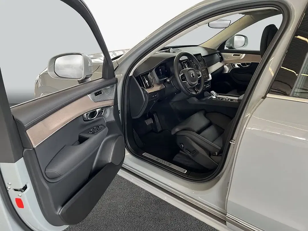 Volvo XC90 T8 AWD Ultra Bright - Thumbnail 8