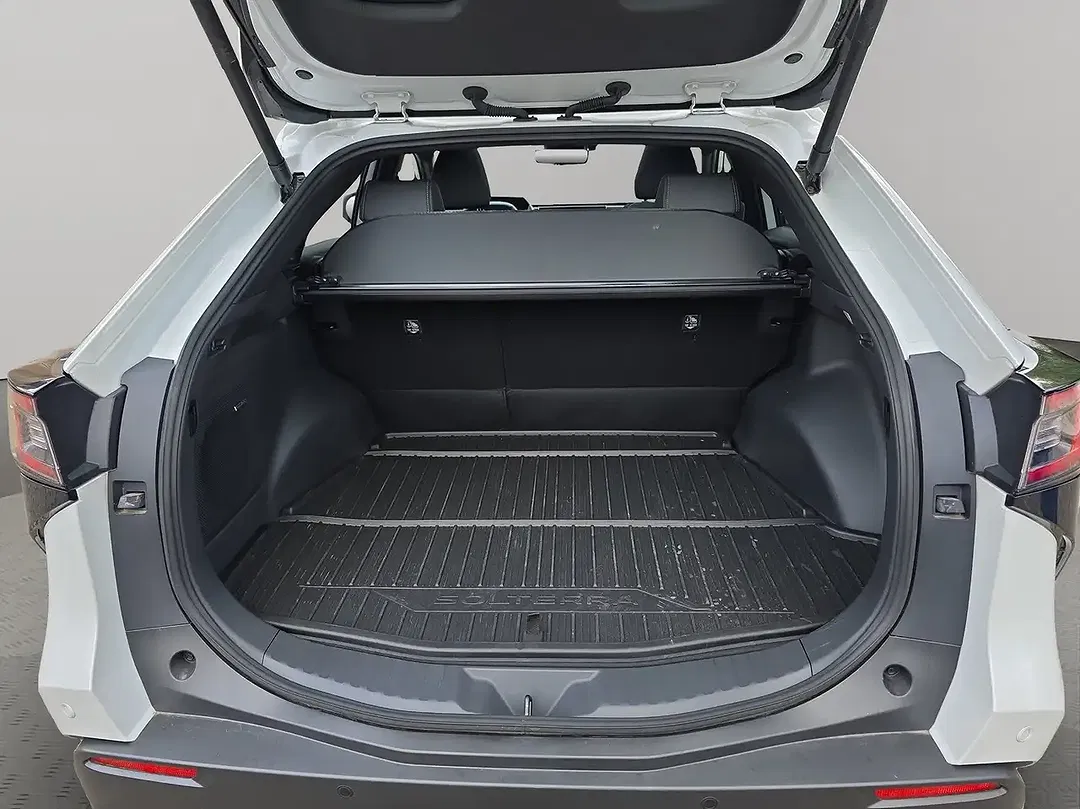 Subaru Solterra Platinum Plus - Thumbnail 6