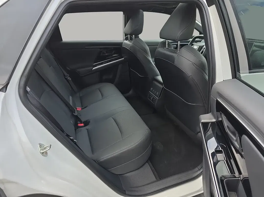 Subaru Solterra Platinum Plus - Thumbnail 7
