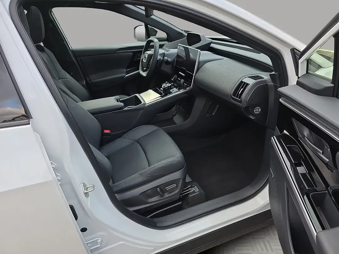 Subaru Solterra Platinum Plus - Thumbnail 8