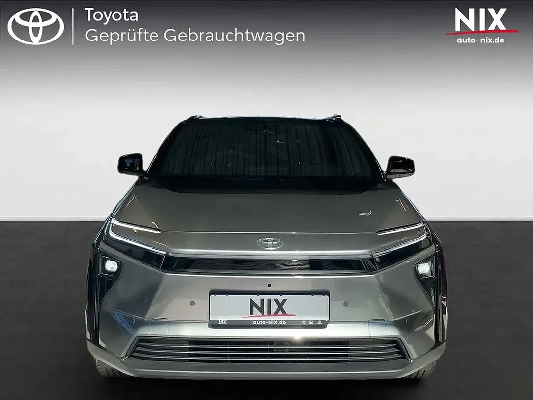 Toyota bZ4X Lounge - Thumbnail 5