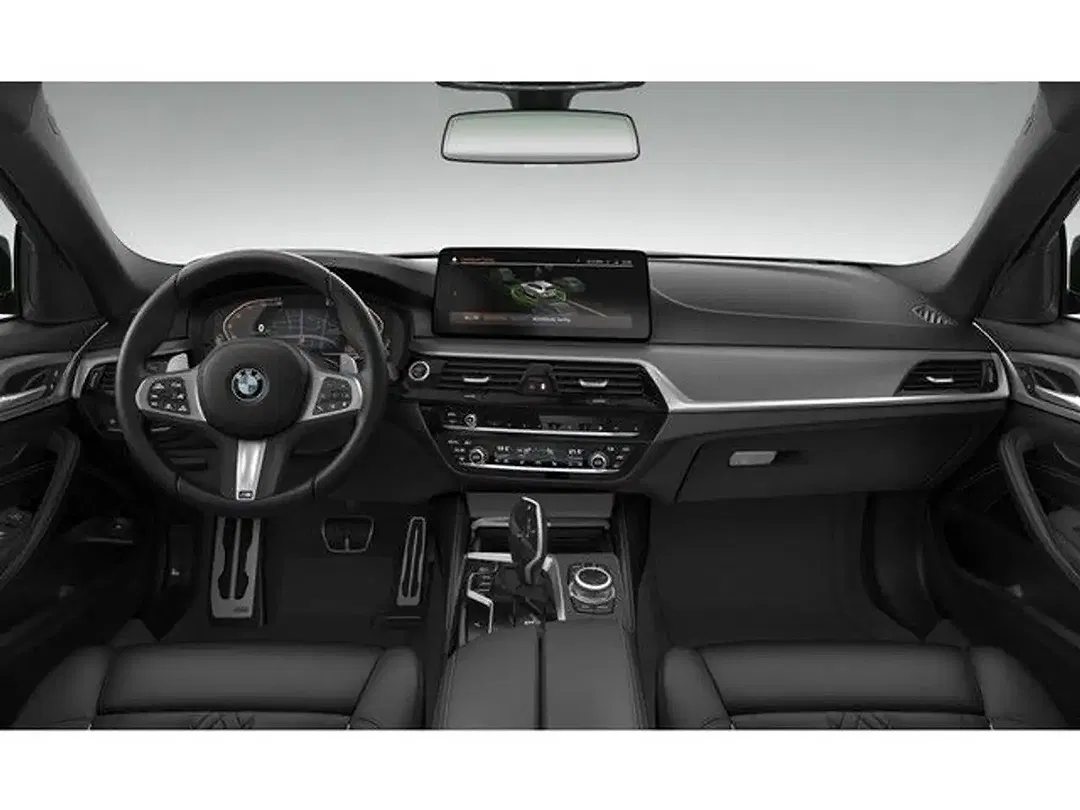 BMW 530 xDrive M Touring - Thumbnail 4