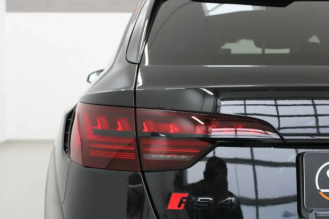 Audi RS4 TFSI RS Avant - Thumbnail 5