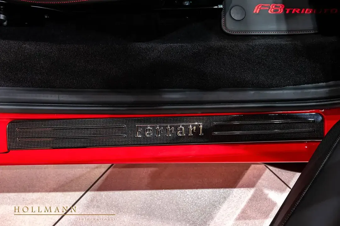Ferrari F8 Tributo - Thumbnail 11