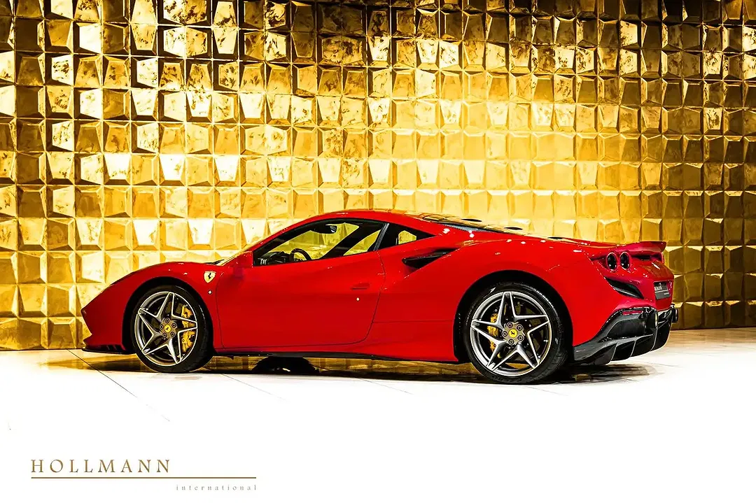 Ferrari F8 Tributo - Thumbnail 5